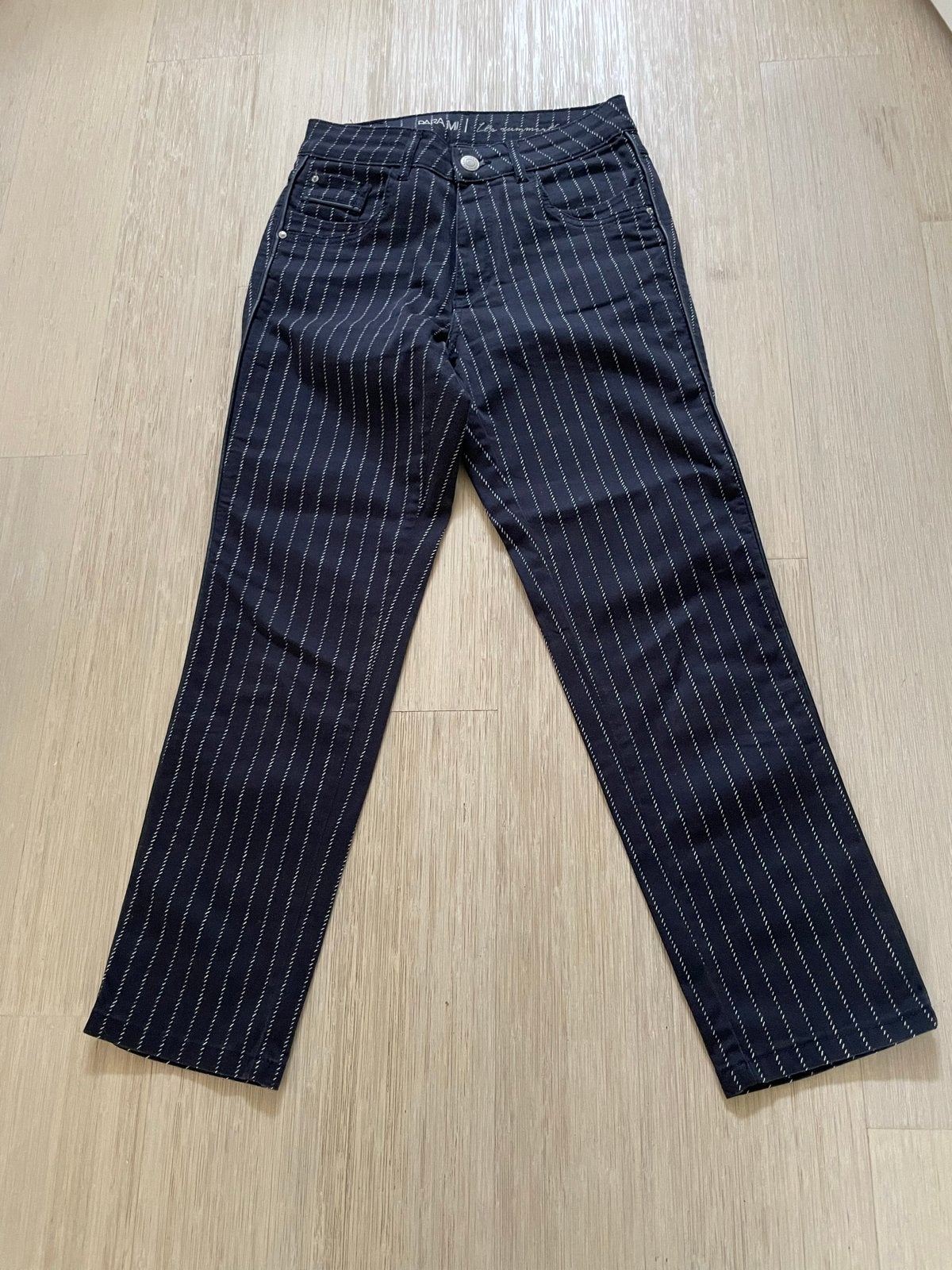 Nieuw: broek merk ParaMí in blauw/wit in maat 36, Kleding | Dames, Blauw, Nieuw, Ophalen of Verzenden, Driekwart