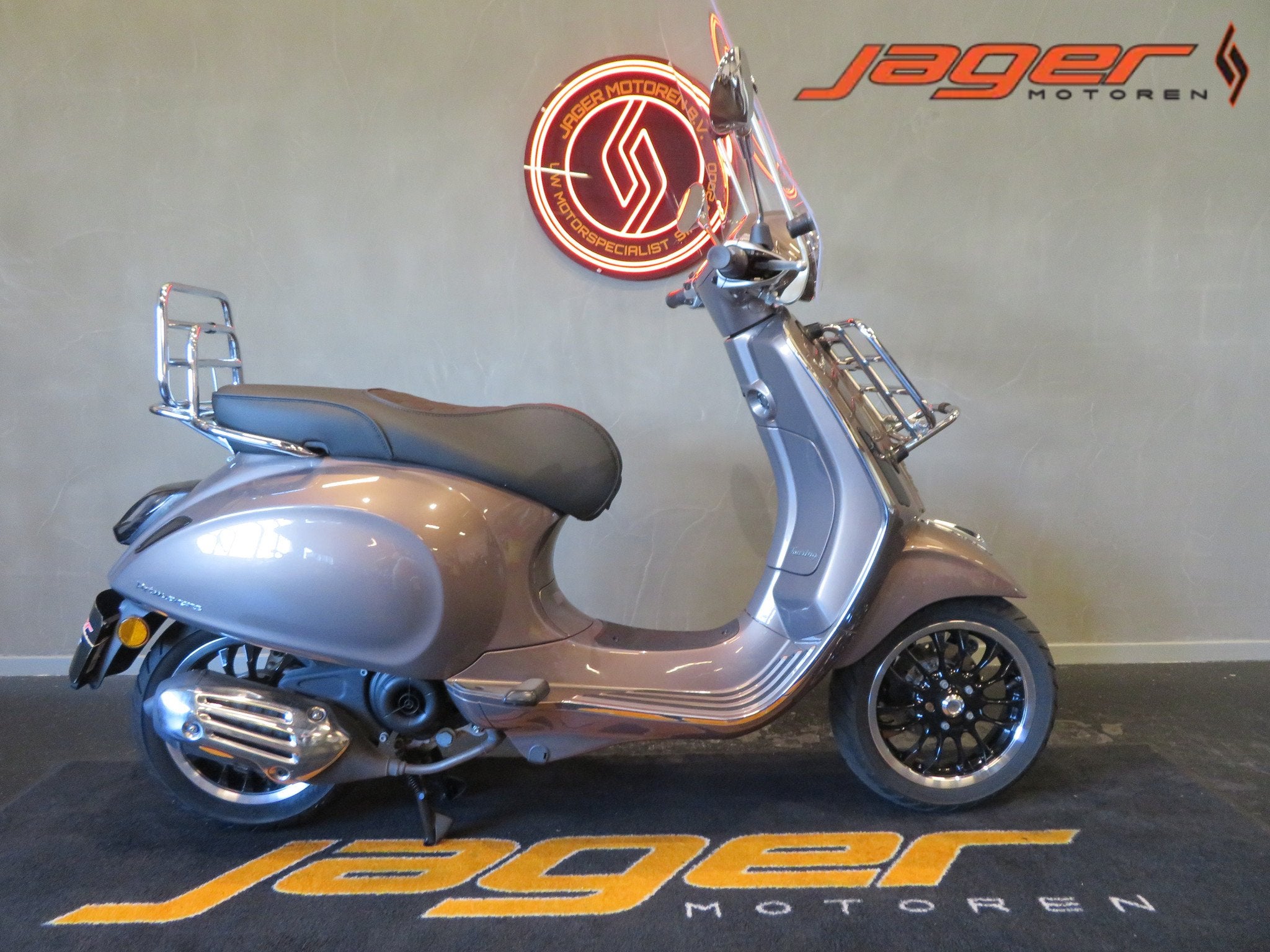 Piaggio VESPA PRIMAVERA 50CC 4T (bj 2018), Fietsen en Brommers, Gebruikt, Overige modellen, Benzine, 50 cc