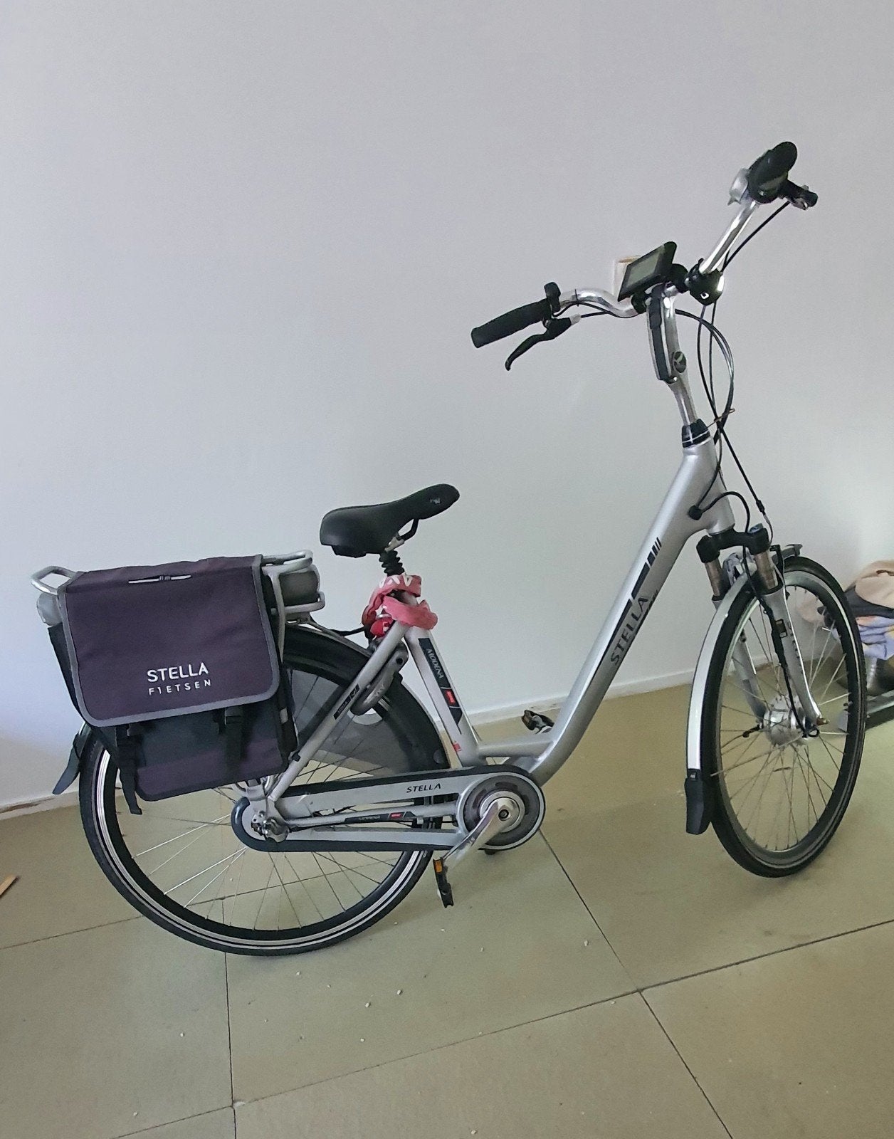 Elektrische Stella fiets met fietstassen, Overige merken, Gebruikt, Ophalen of Verzenden, 51 tot 55 cm