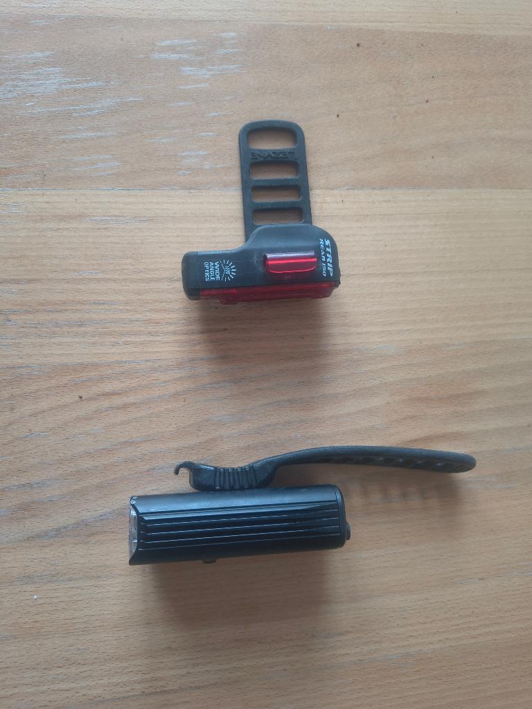Lezyne Macro Drive 1300XXL + Lezyne Strip Drive, Ophalen, Gebruikt, Verlichtingsset, Oplaadbaar