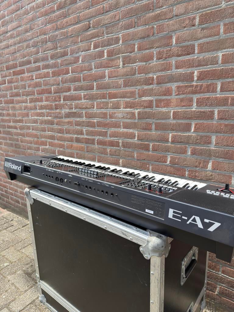 Roland E-A7 Arranger Keyboard, Muziek en Instrumenten, Keyboards, Zo goed als nieuw, 61 toetsen, Roland, Aanslaggevoelig, Ophalen