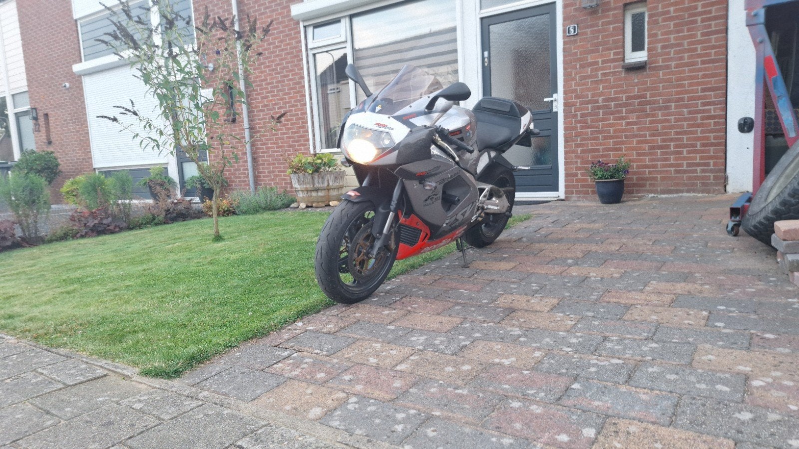 Aprilia RSV Mille - 2003, Motoren, 997 cc, 2 cilinders, Sportuitlaat, Motorrijbewijs A