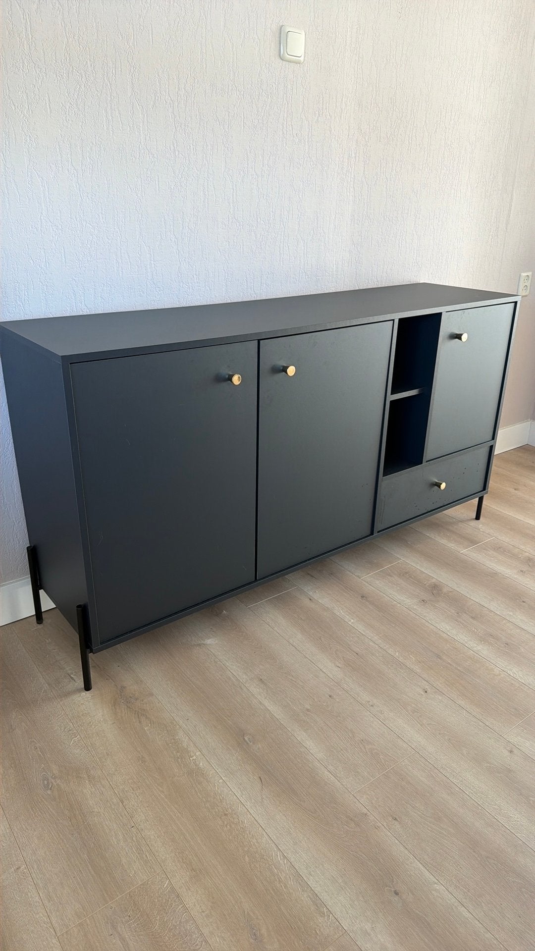 Dressoir zwart met goudkleurige knoppen zgan, Huis en Inrichting, Ophalen, Zo goed als nieuw, 25 tot 50 cm, 150 tot 200 cm