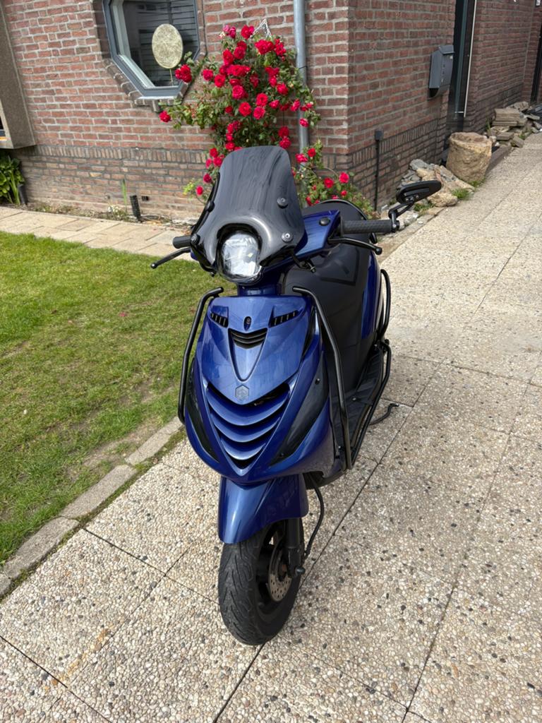 Piaggio Zip 2000 80cc – Custom  – bouwjaar 2017