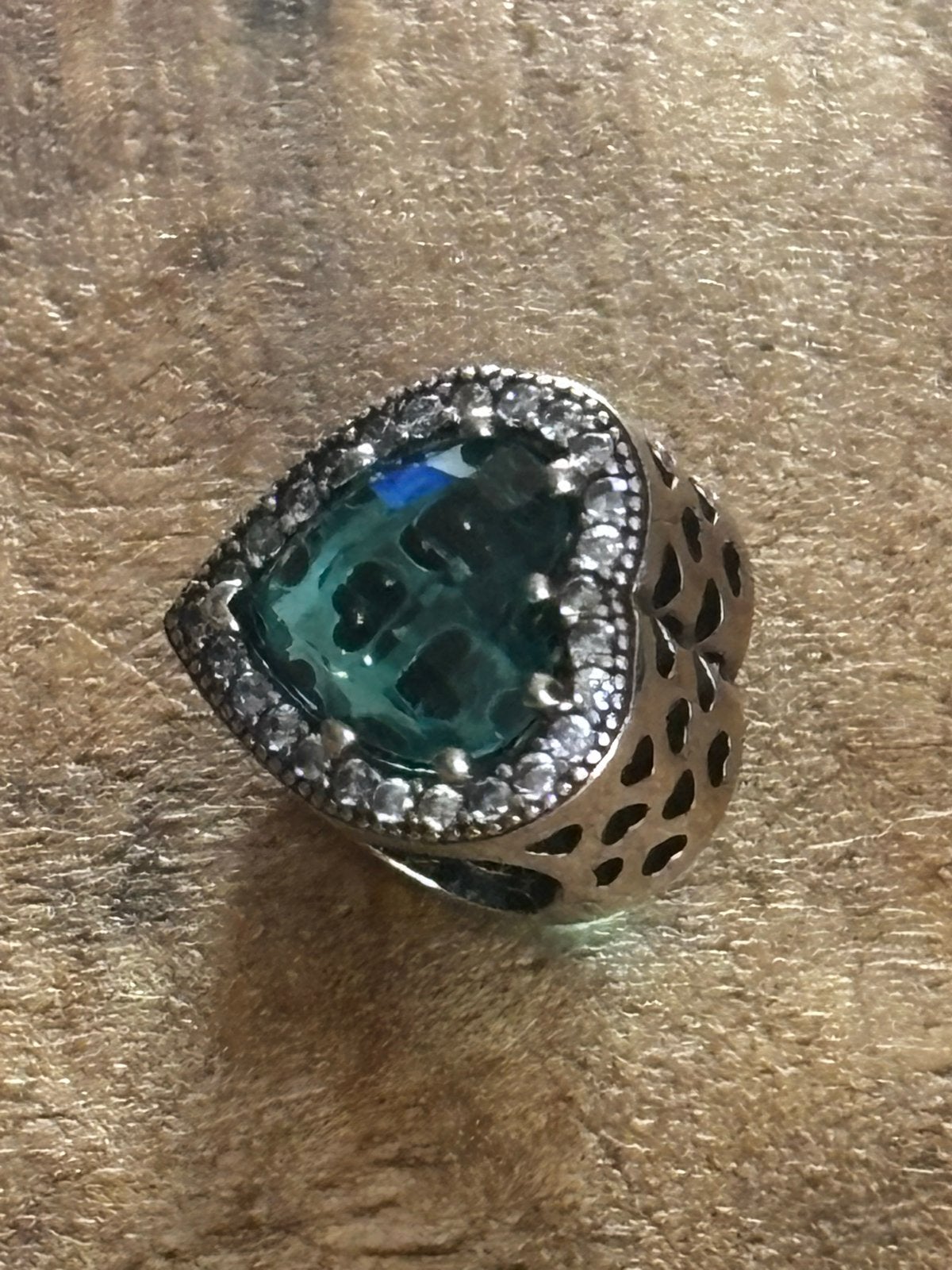 Zilveren bedel met stempels en strass, past op Pandora, Overige merken, Gebruikt, Verzenden, 1 bedel