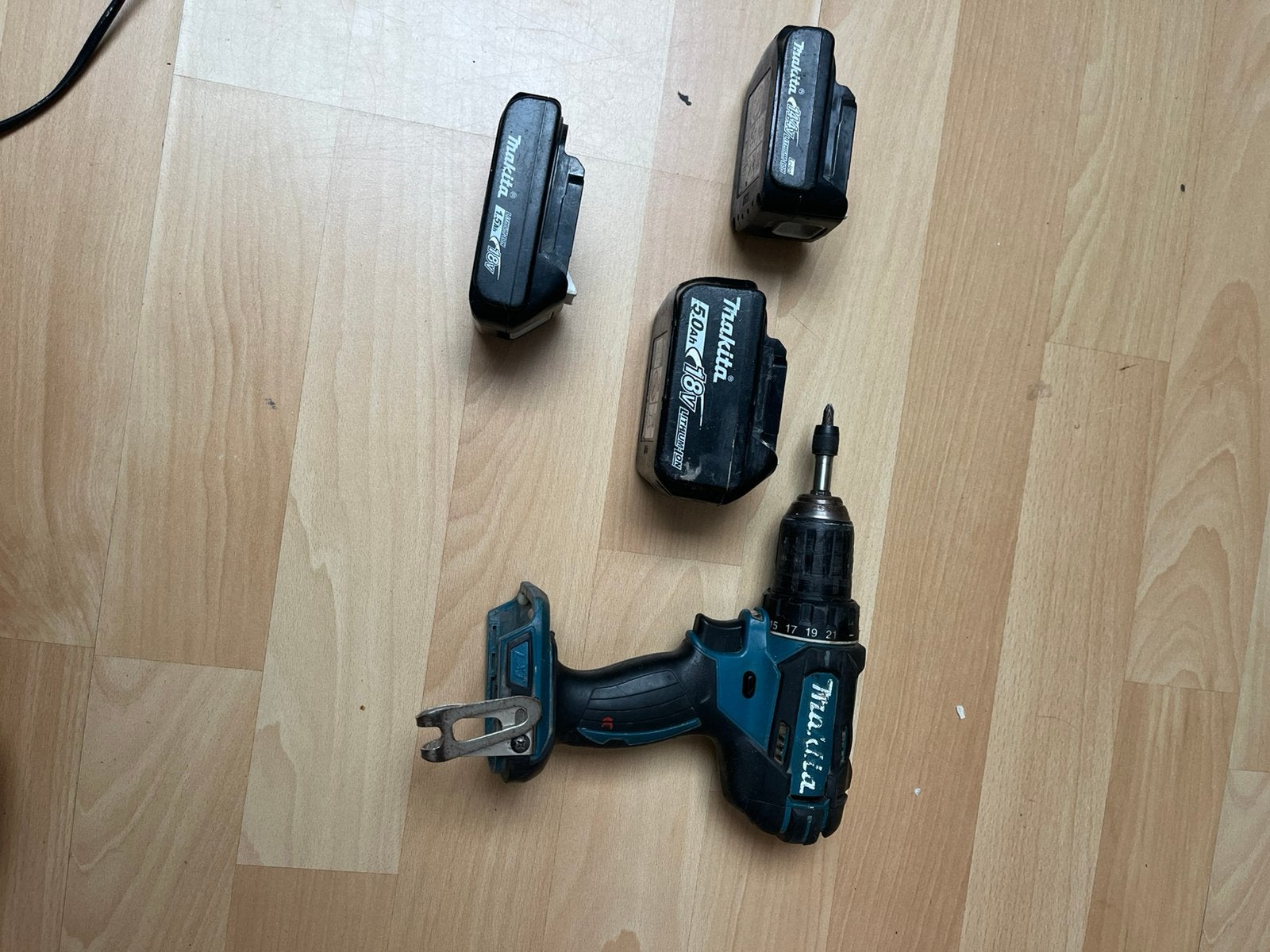 Makita met 3accu’s  te koop, Doe-het-zelf en Verbouw, Ophalen of Verzenden, Zo goed als nieuw