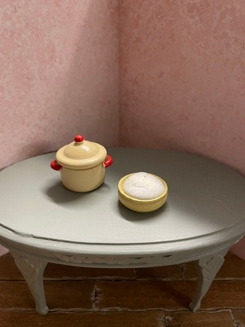 poppenhuis pan en gevulde schaal, Ophalen of Verzenden, Zo goed als nieuw, Poppenhuis