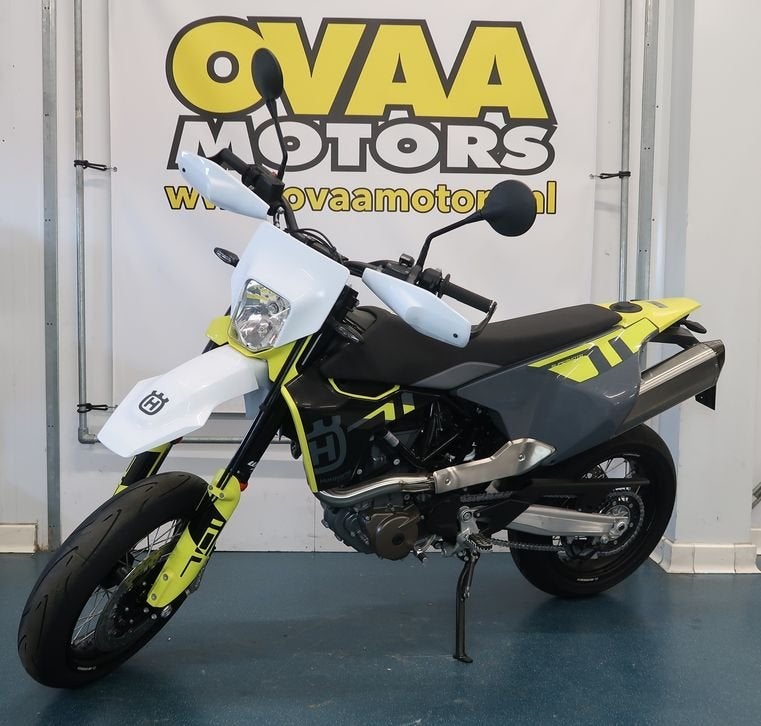 HUSQVARNA 701 SUPERMOTO (bj 2024), 693 cc, Motorrijbewijs A, Bedrijf, Onbekend