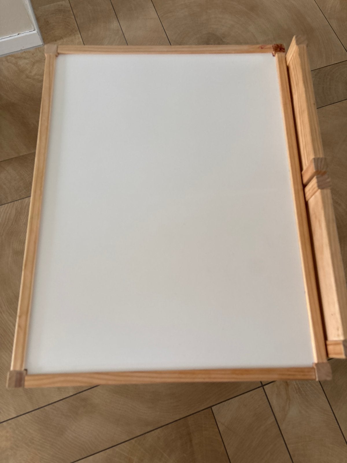 Houten kinderstoeltjes en tafeltje, Ophalen, Gebruikt, Tafel