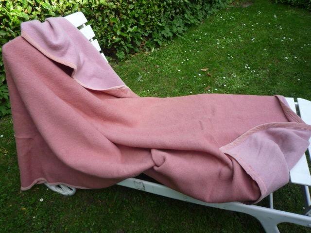 aabe wollen deken oudroze 245x160 cm 1pers, Huis en Inrichting, Woonaccessoires | Plaids en Woondekens, Ophalen of Verzenden, Gebruikt