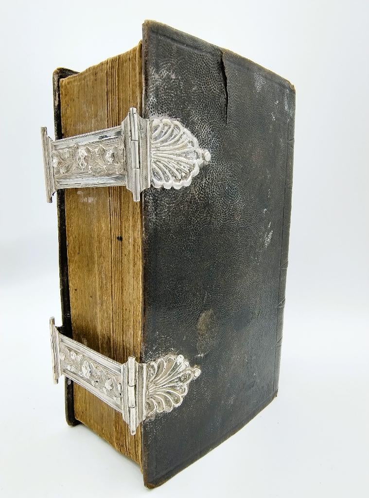 Bijbel met zilveren sloten, A.H. Lazonder, Schoonhoven, 1842, Verzenden, Bijbel