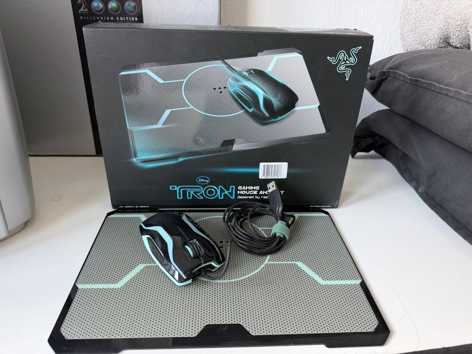 Razer TRON Muis en Muismat COLLECTORS ITEM, Computers en Software, Muis, Gebruikt, Gaming muis, Ophalen of Verzenden