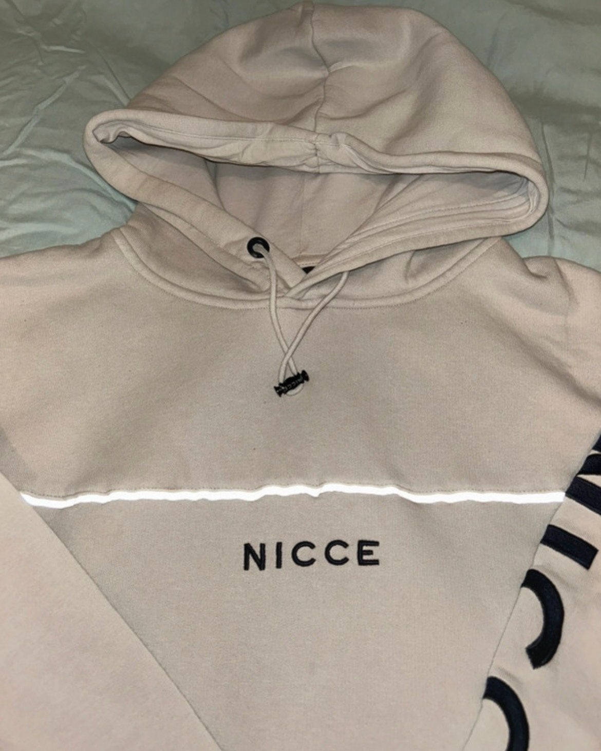 NICCE hoodie maat S met reflecterende streep en logo op mouw, Ophalen of Verzenden, Gedragen