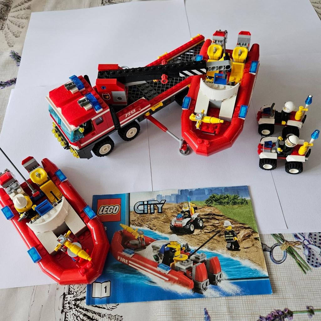 Lego city brandweerwagen met 2 brandweerboten 7213, Compleet, Lego, Ophalen of Verzenden, Complete set