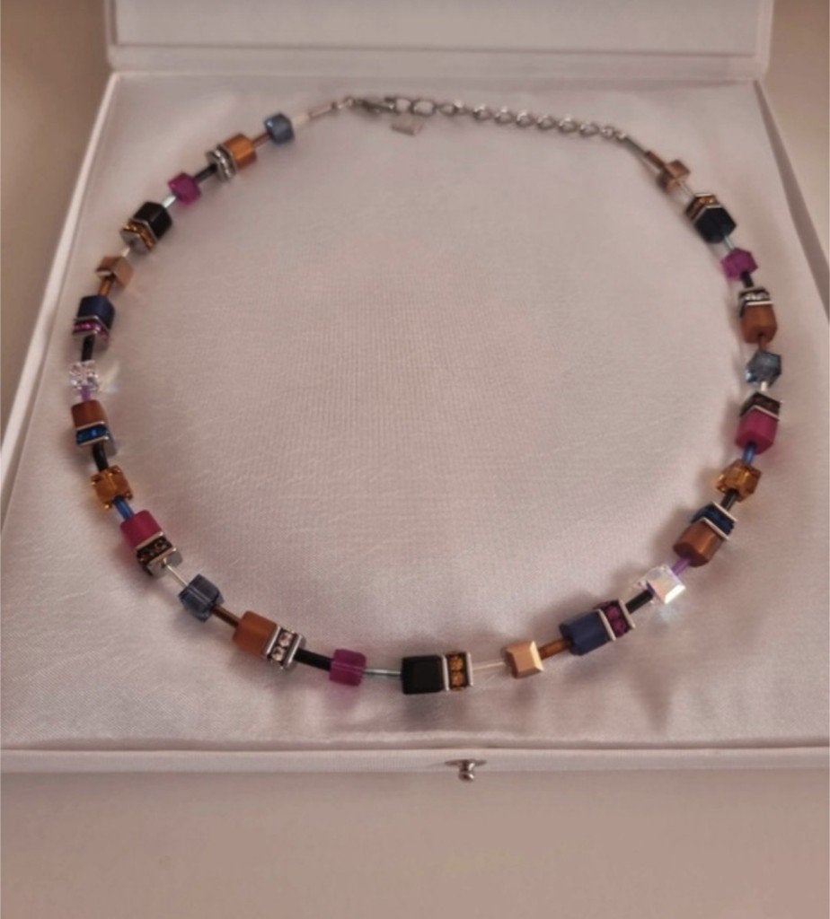 Coeur De Lion GeoCube ketting in roze oranje blauw, Sieraden, Tassen en Uiterlijk, Kettingen, Ophalen of Verzenden, Nieuw, Overige materialen
