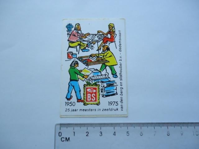 sticker 1975 Zeefdruk drukkerij Dedemsvaart BERG Slothouber, Verzenden, Zo goed als nieuw