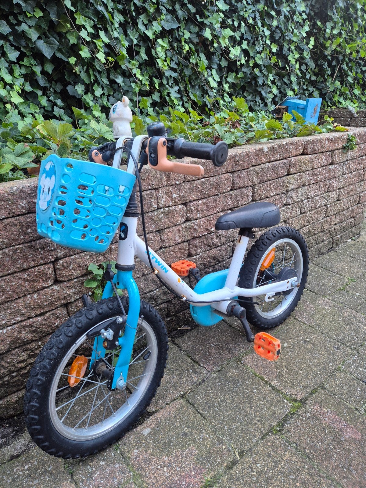 B'Twin kinderfiets 14 inch met mandje, Gebruikt, Velgrem, Ophalen of Verzenden, Minder dan 16 inch