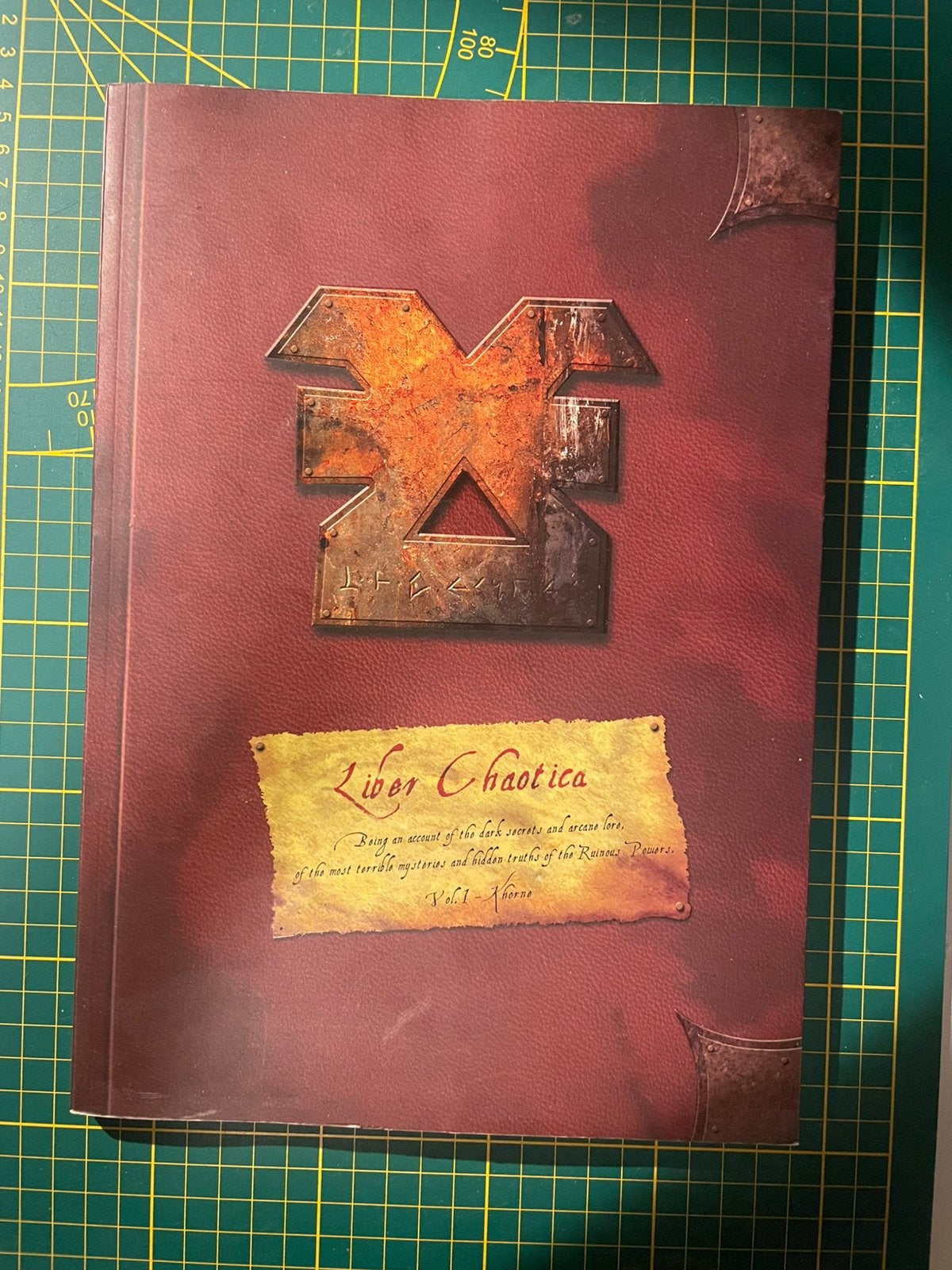 Warhammer Liber Chaotica(Khorne, Nurgle, Tzeentch, Slaanesh), Boeken, Ophalen of Verzenden, Zo goed als nieuw