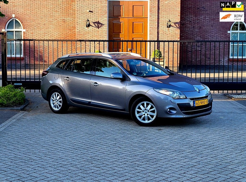 Renault Mégane Estate 2.0 Privilége / Automaat / Leer / Ai, Auto's, Renault, Euro 5, Gebruikt, 4 cilinders, Automatische klimaatregeling
