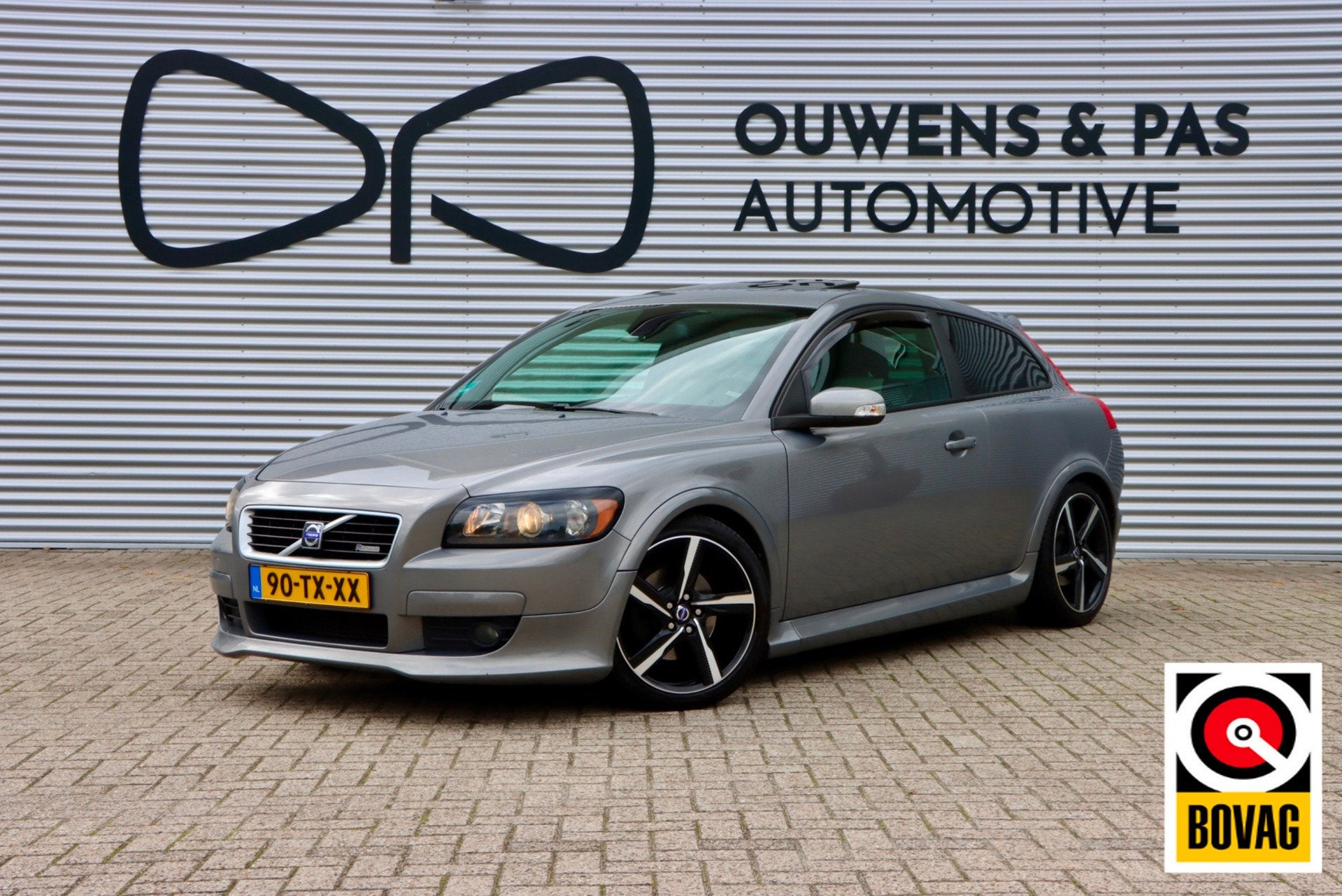 Volvo C30 2.5 T5 Momentum | R Design | Schuifdak | Nieuwe Ko, Auto's, Voorwielaandrijving, Gebruikt, 700 kg, 4 stoelen