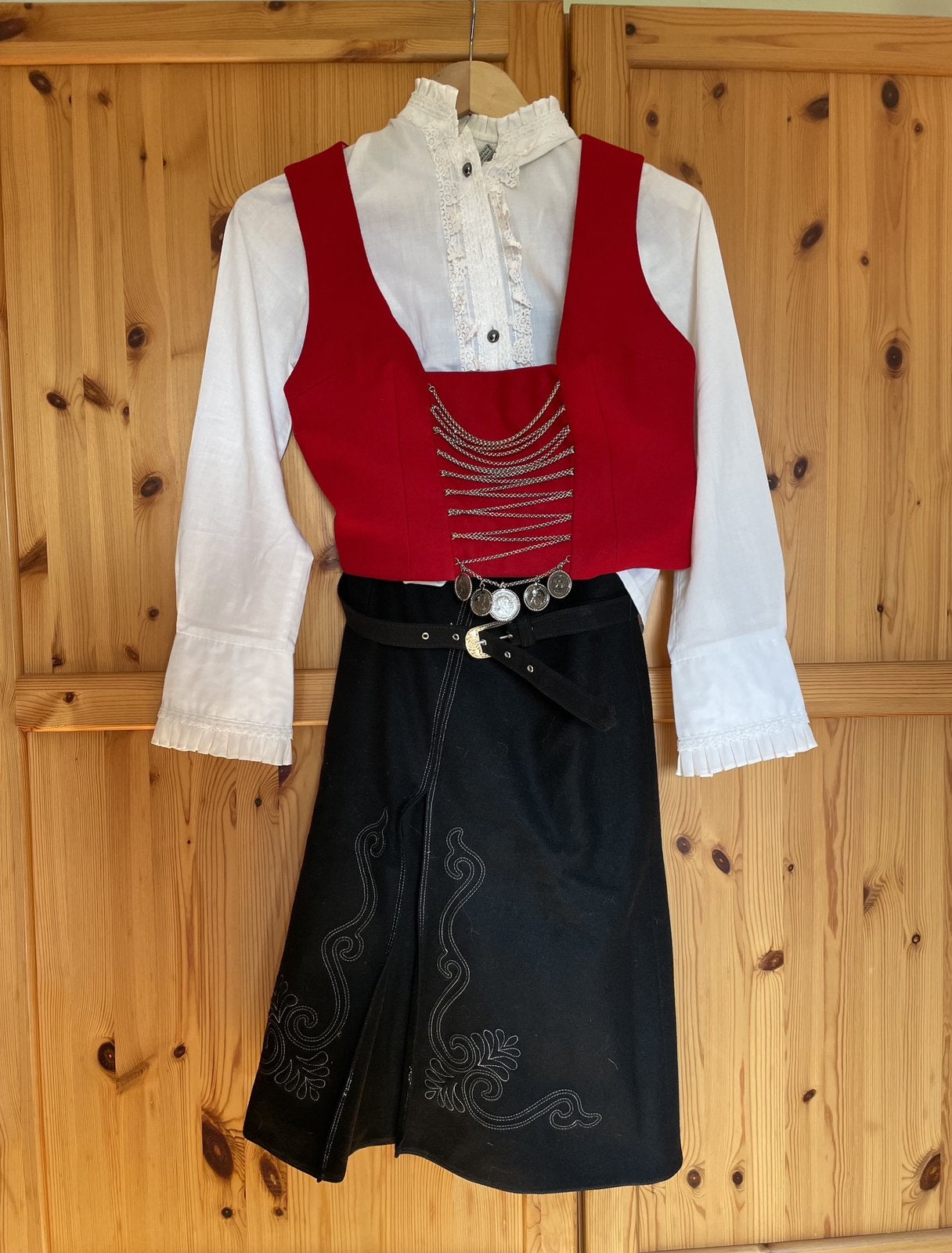 Tiroler dameskleding, dirndl, maat 36, Kleding | Dames, Ophalen of Verzenden, Overige thema's, Kleding, Maat 36 (S)