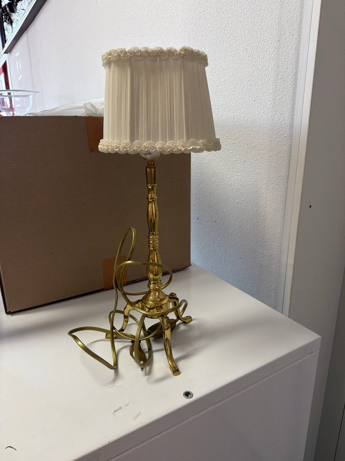 Klassieke Tafellamp Goudkleurig met Plissé Kap, Ophalen, Gebruikt, Overige merken, Goud
