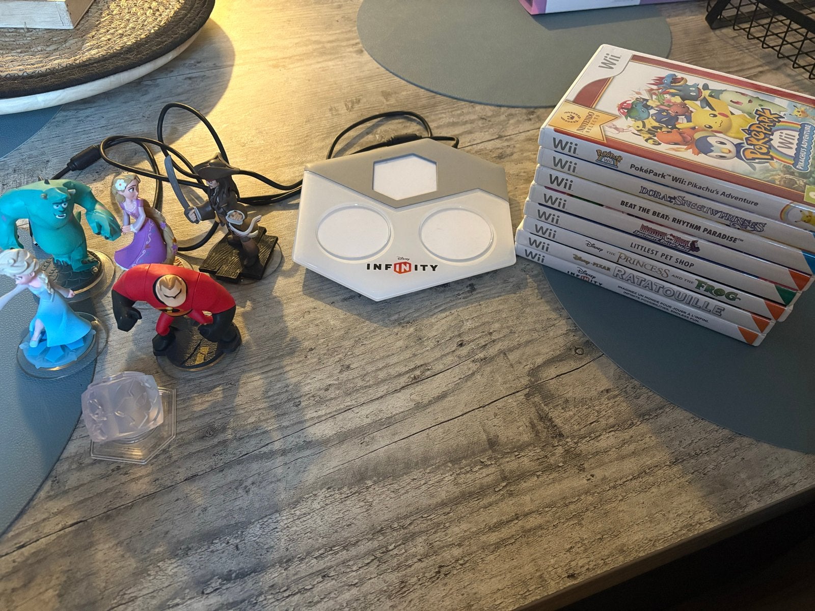 Disney Infinity Starter Pack met 7 Wii-games en figuren, Gebruikt, 1 speler, Vanaf 3 jaar, Ophalen