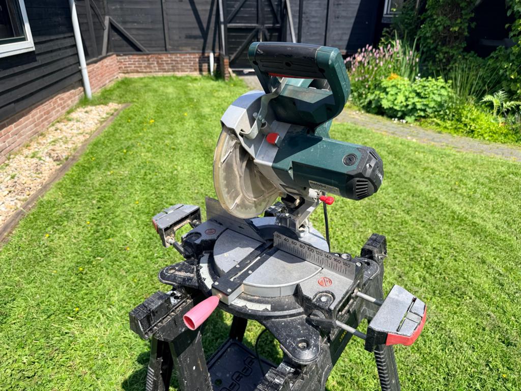 Metabo KS 216 M Lasercut Afkortzaag, Doe-het-zelf en Verbouw, Gereedschap | Zaagmachines, Gebruikt, 70 mm of meer, Ophalen of Verzenden
