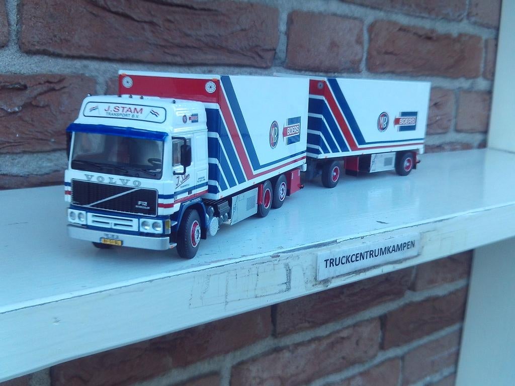 WSI  Volvo  F12  Globetrotter  van  J.  Stam., Hobby en Vrije tijd, Modelauto's | 1:50, Ophalen of Verzenden, Nieuw, Bus of Vrachtwagen