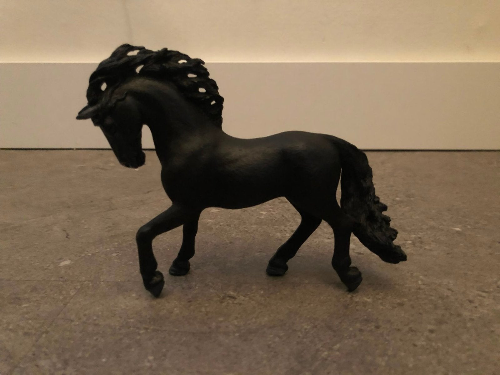 Schleich Friese Hengst - Zwart Paard Speelgoed, Ophalen of Verzenden, Zo goed als nieuw