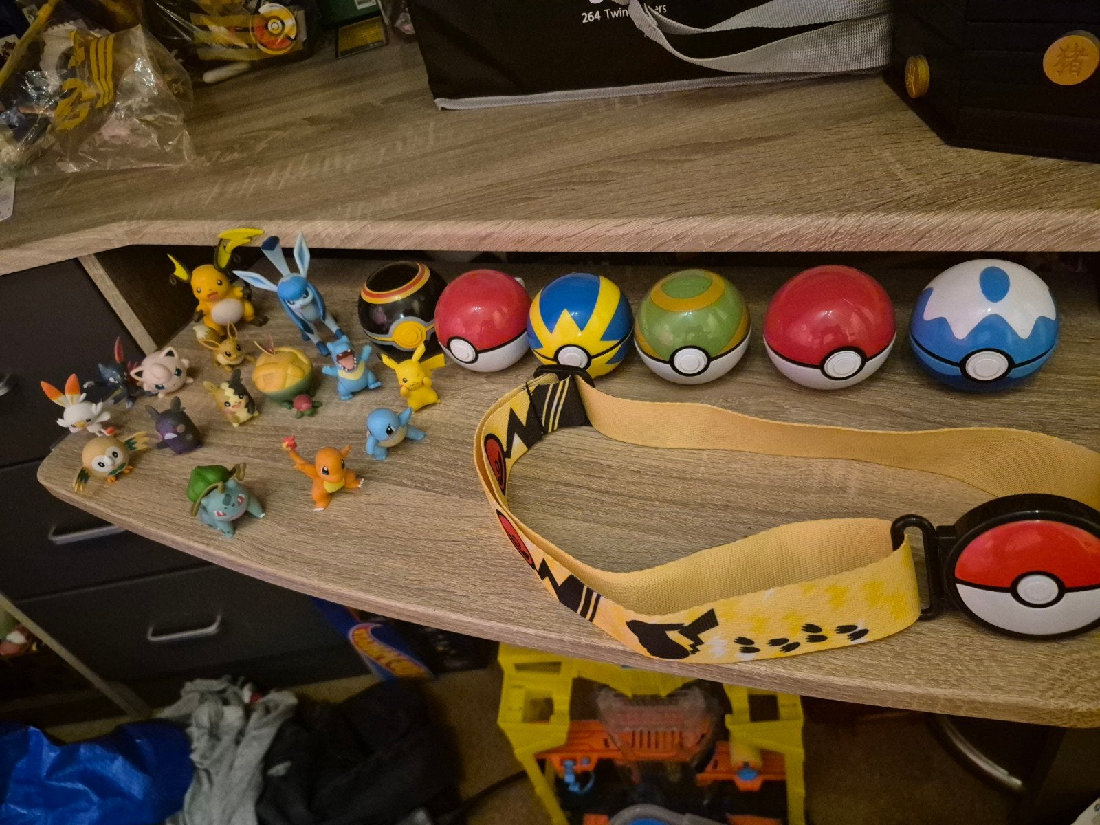 Grote Pokémon figuren en Pokéballen set, Ophalen, Gebruikt, Jongen of Meisje