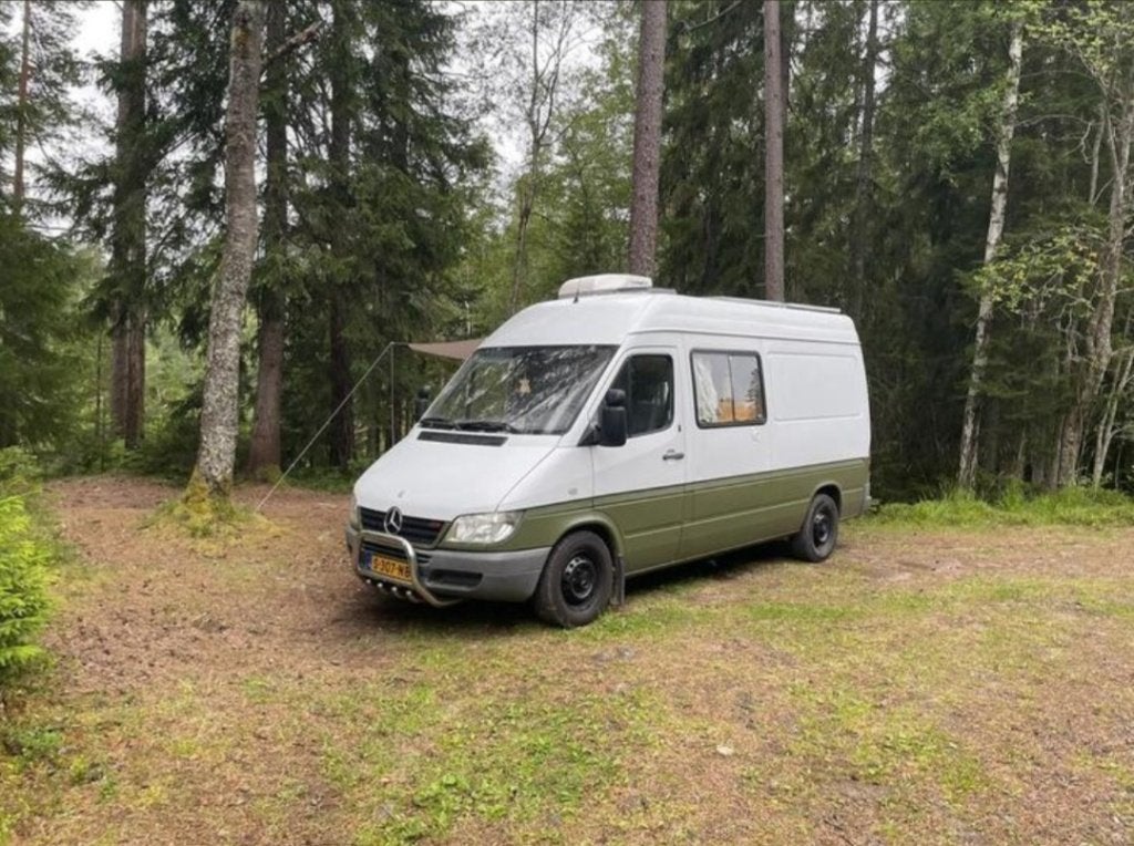 Camper bus met elektrisch hefbed, Bestuurdersdeur, Koelkast, Tot en met 2, Mercedes-Benz