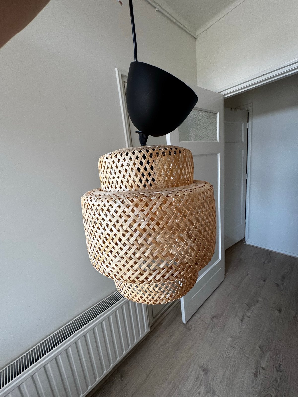 Mooie rotan hanglamp - IKEA Sinnerlig, Ophalen of Verzenden, Zo goed als nieuw, Natuurlijk materiaal, E27 (groot)