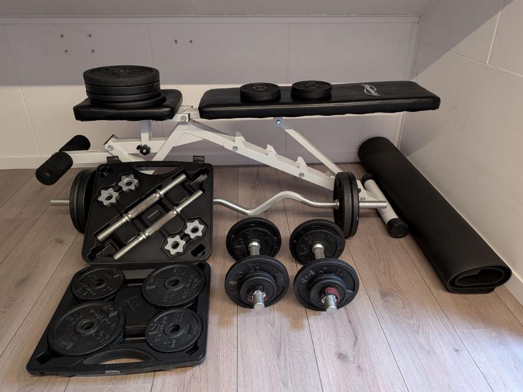 Fitness set / halterset met bank, mat en EZ-curl bar, Sport en Fitness, Fitnessmaterialen, Ophalen, Gebruikt, Benen, Halterset