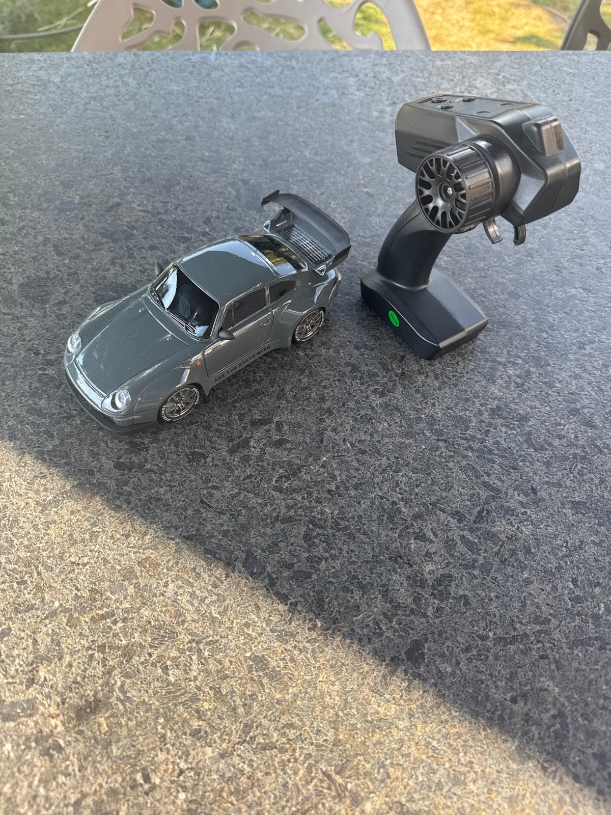 RC Drift Auto met Extra Wielen en Obstakels, Elektro, Ophalen of Verzenden, Zo goed als nieuw, Auto onroad