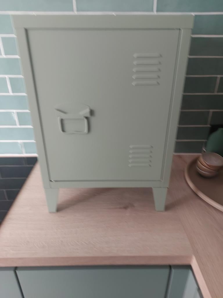 Lockerkasje groen, Ophalen, Zo goed als nieuw