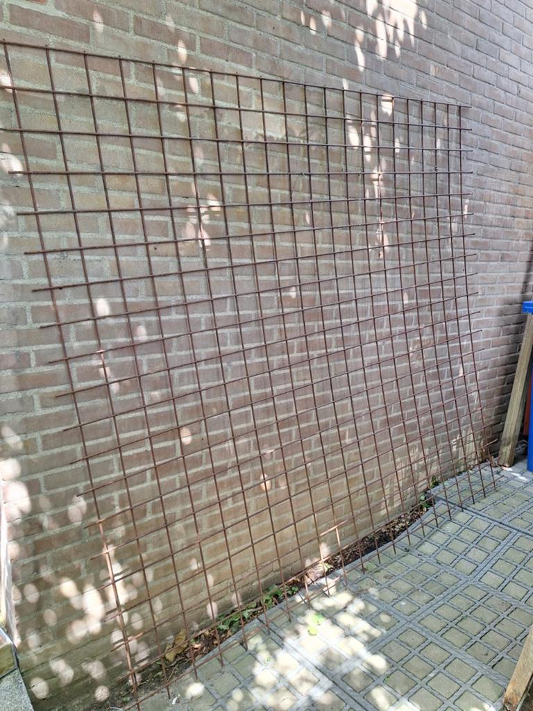 Stevig betonmat,gaashekwerk 208x198 cm - nog in goede staa, Ophalen, Gebruikt, IJzer, Gaashekwerk