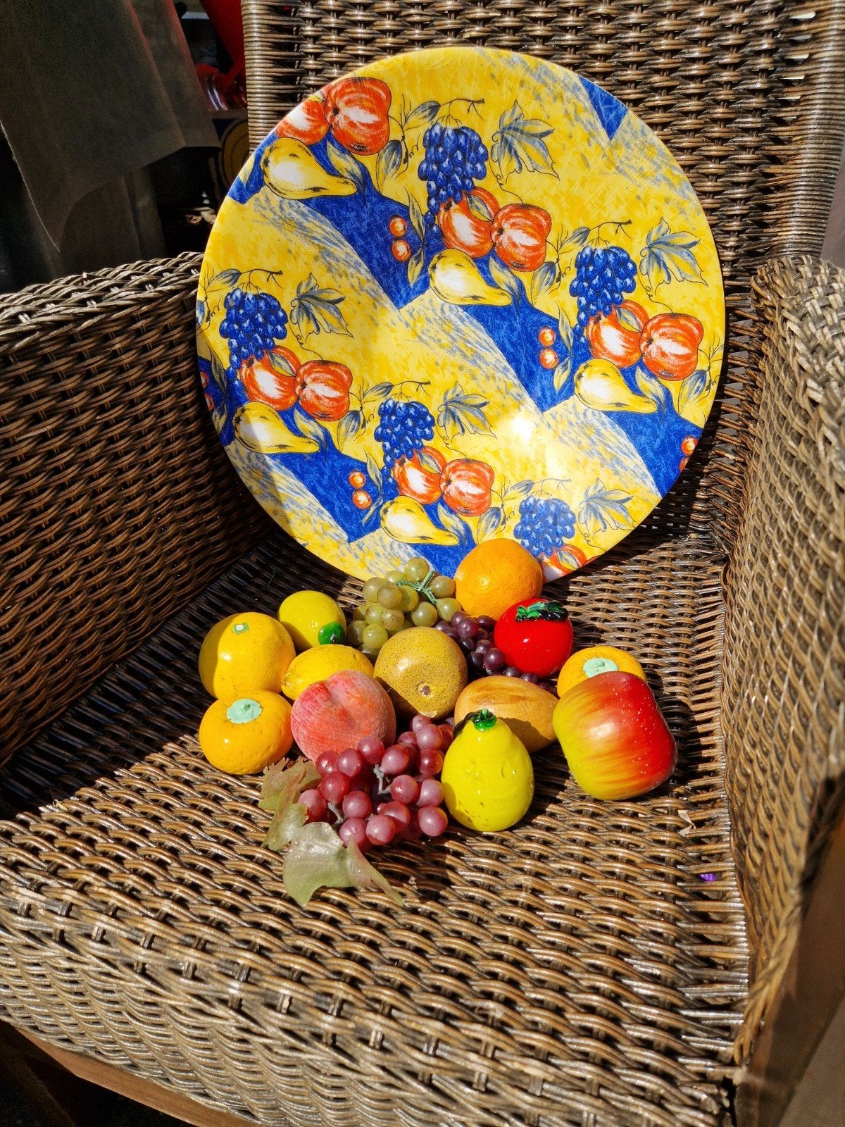 Decoratieve fruitschaal met kunstfruit, Ophalen
