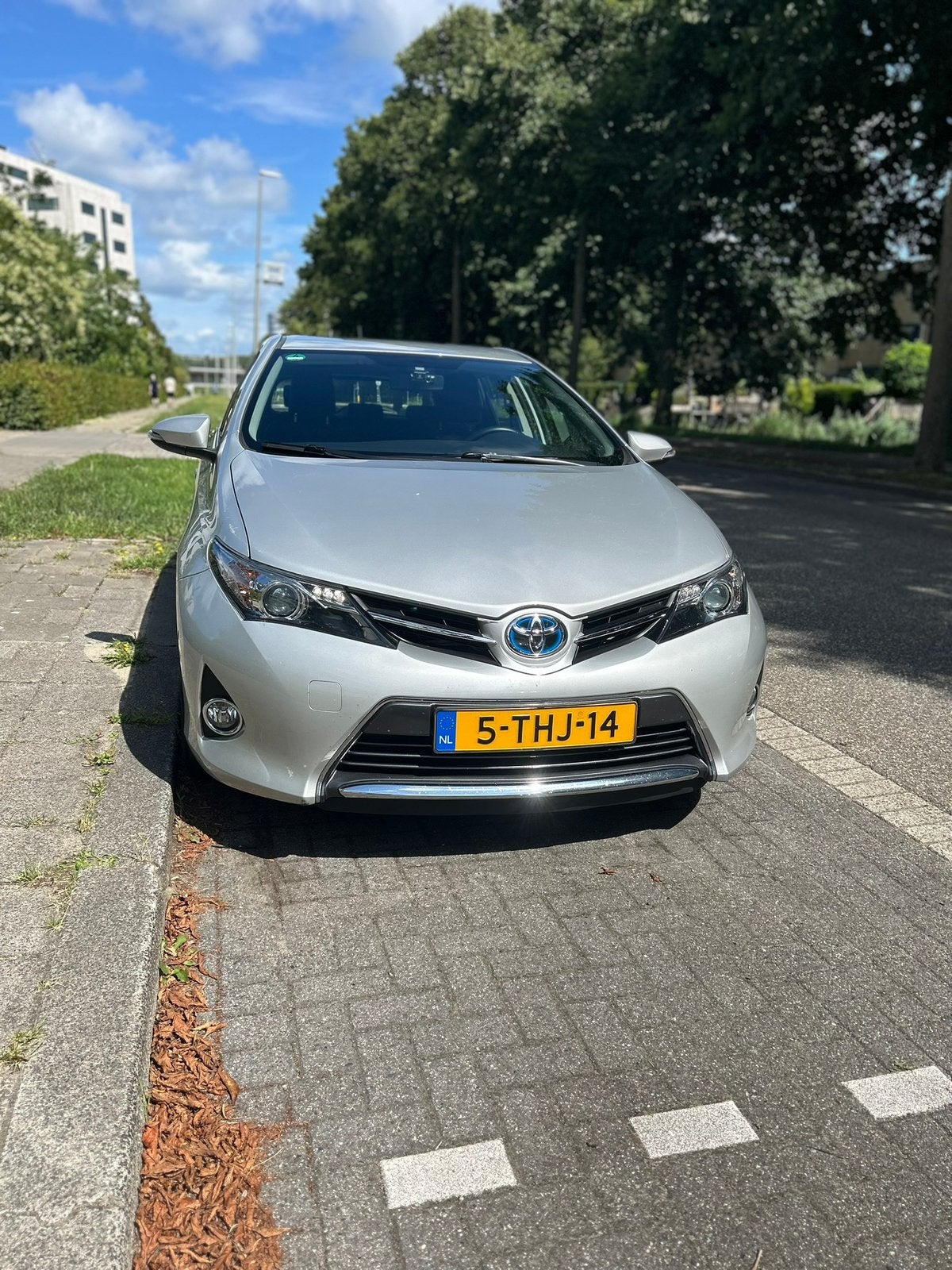 Toyota Auris 1.8 Hybrid 2014, 2e eig NAP, Auto's, Dealer onderhouden, 4 cilinders, Origineel Nederlands, Grijs
