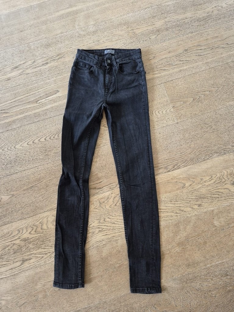 Skinny Jeans Capsize maat XS dames - zwart, Ophalen of Verzenden, Zo goed als nieuw, W27 (confectie 34) of kleiner, Capsize
