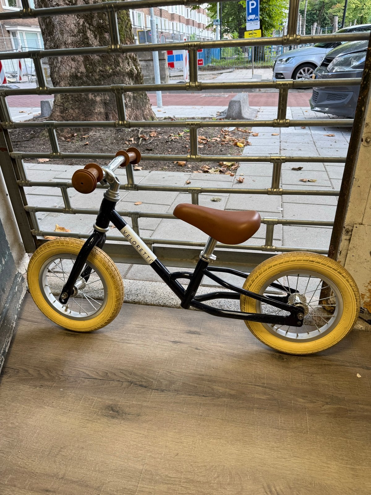 Veloretti loopfiets, Fietsen en Brommers, Ophalen, Zo goed als nieuw, Minder dan 16 inch