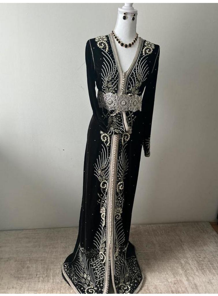 Kaftan te HUUR, Ophalen, Zo goed als nieuw, Maat 38/40 (M), Overige typen