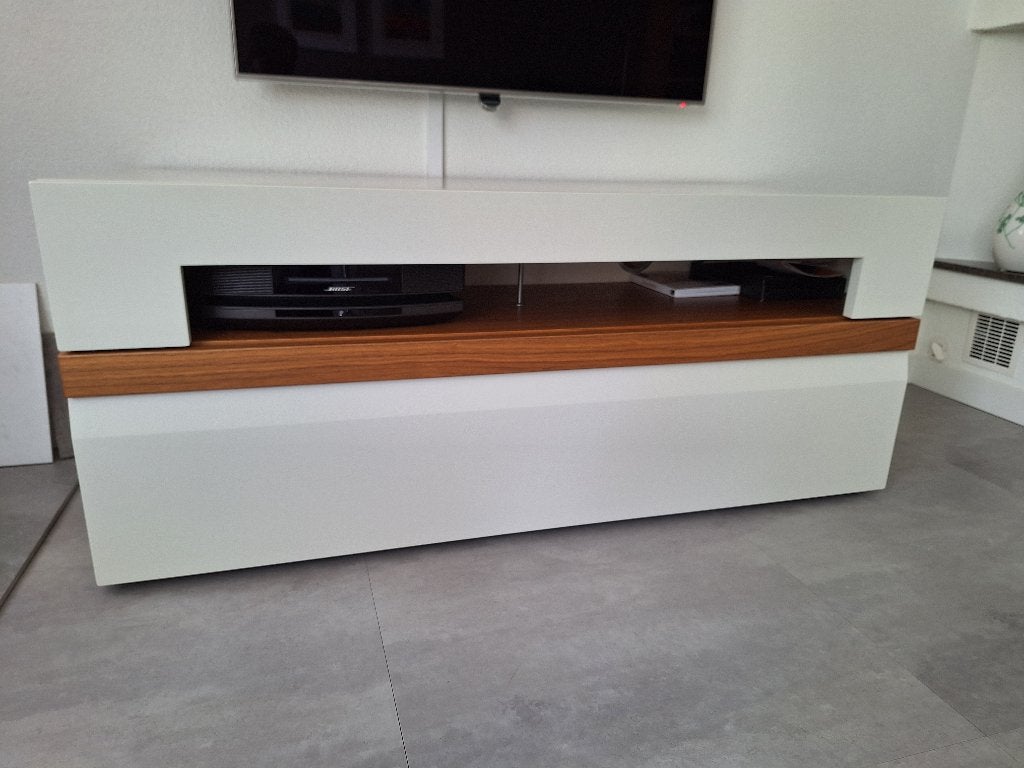 TV kast Hülsta Simia lak wit/noten, Huis en Inrichting, Ophalen, 100 tot 150 cm, Zo goed als nieuw, Minder dan 100 cm