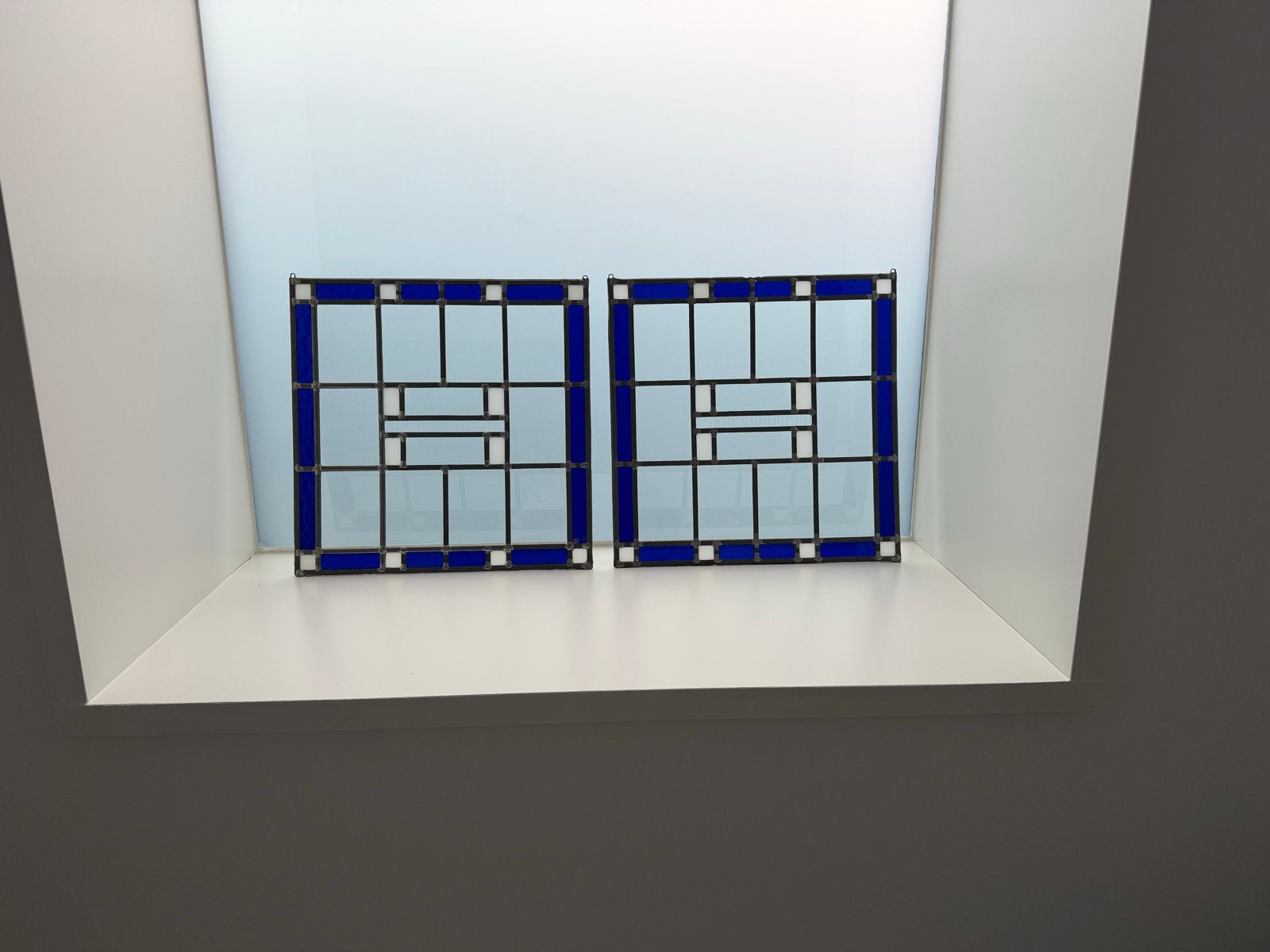 2 gerestaureerde sier glas in lood raampjes 46x46 cm, Doe-het-zelf en Verbouw, Ophalen, Gevelraam of Ruit, Zo goed als nieuw, Minder dan 80 cm