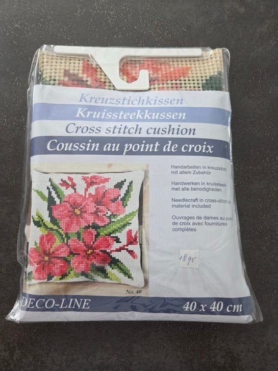 Nieuw Kruissteekkussen Borduurpakket - 40x40 cm, Ophalen of Verzenden, Nieuw, Handborduren, Borduurpakket
