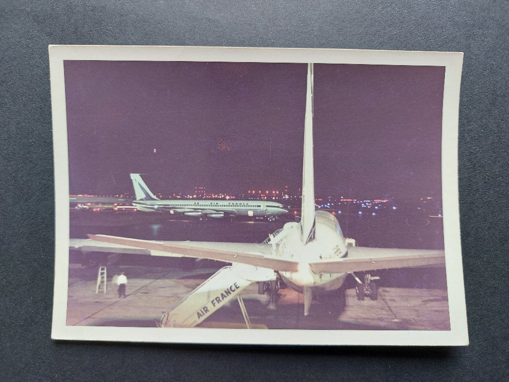 Foto van 2 Air France Boeing 707-328 uit 1963 (F777), Verzamelen, Ophalen of Verzenden, Gebruikt, Kaart, Foto of Prent