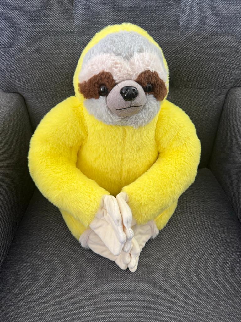 Gele luiaard knuffel met klittenband handen en voeten, Ophalen of Verzenden, Zo goed als nieuw, Geel, Overige typen