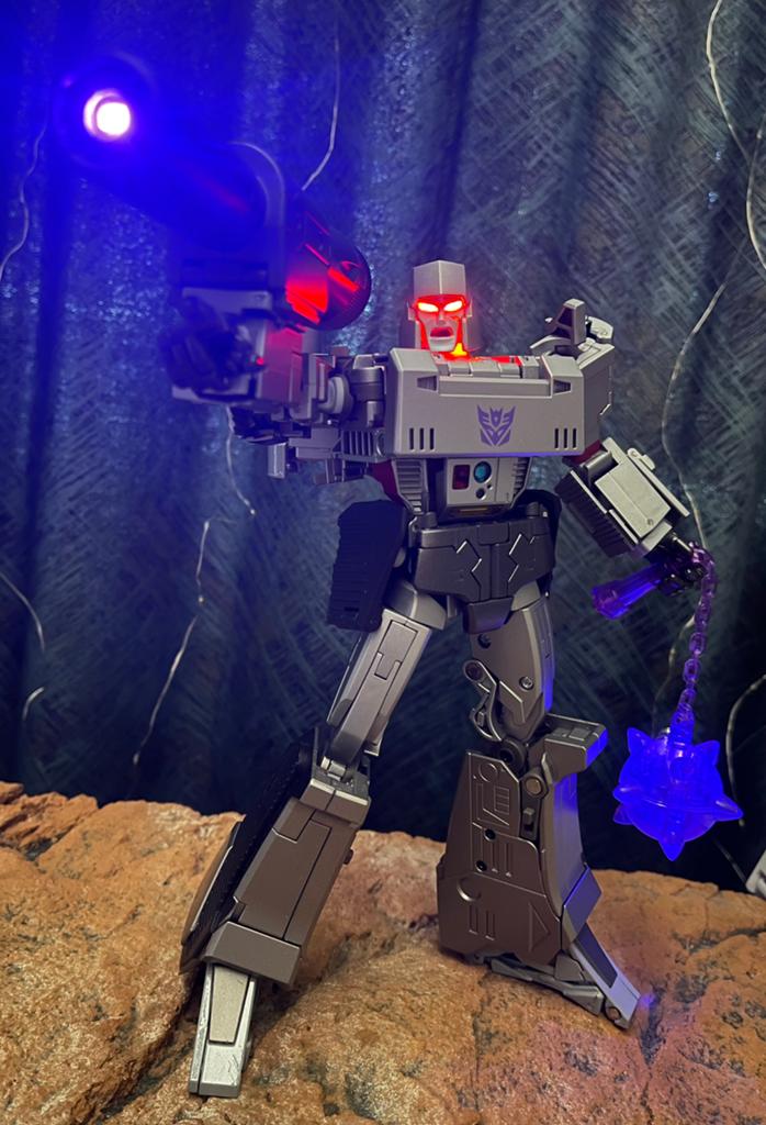 LED work for Transformers! (Megatron Update), Verzamelen, Transformers, Overige generaties, Ophalen, Zo goed als nieuw, Autobots