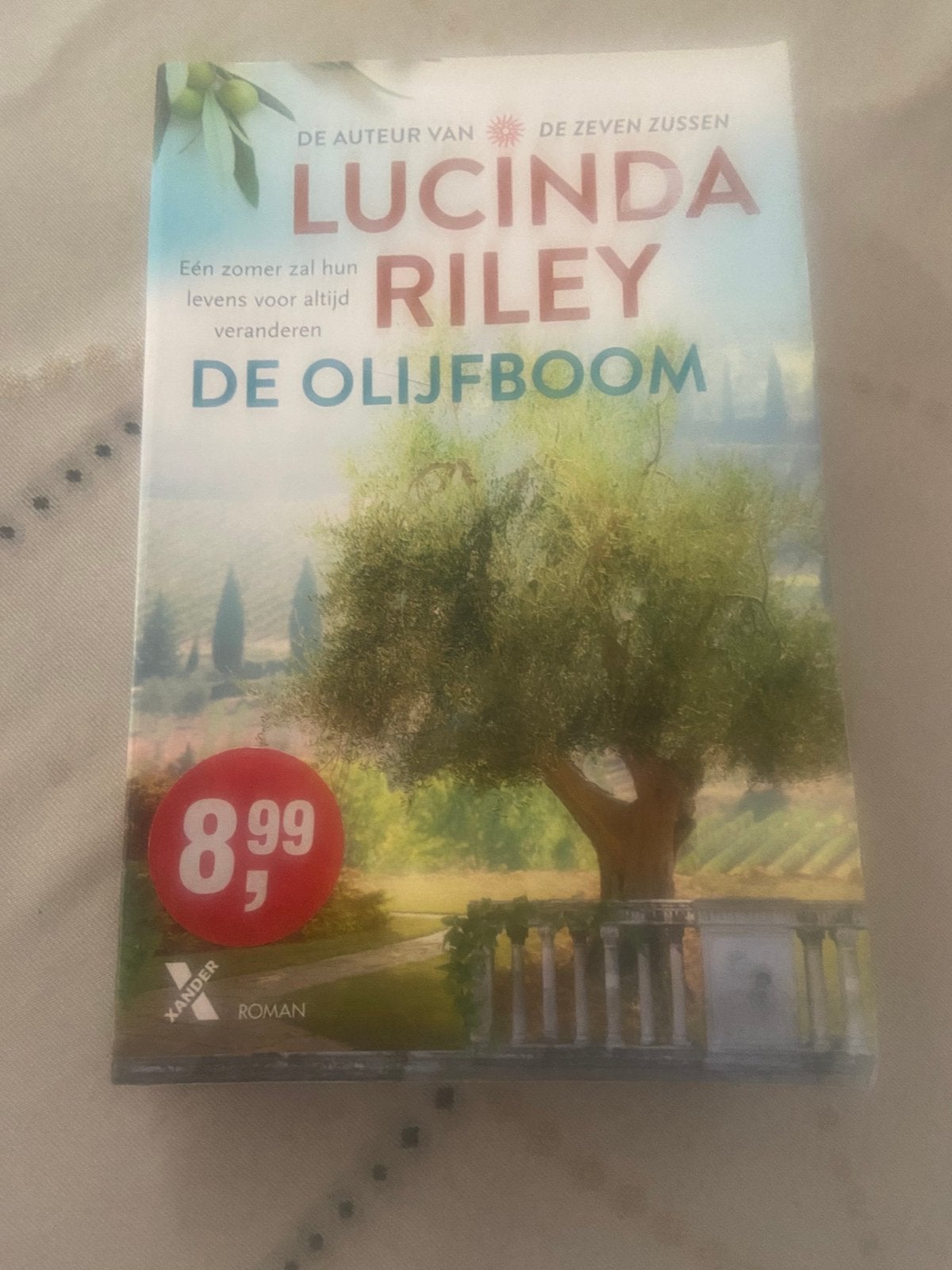 De Olijfboom van Lucinda Riley., Boeken, Ophalen of Verzenden, Zo goed als nieuw