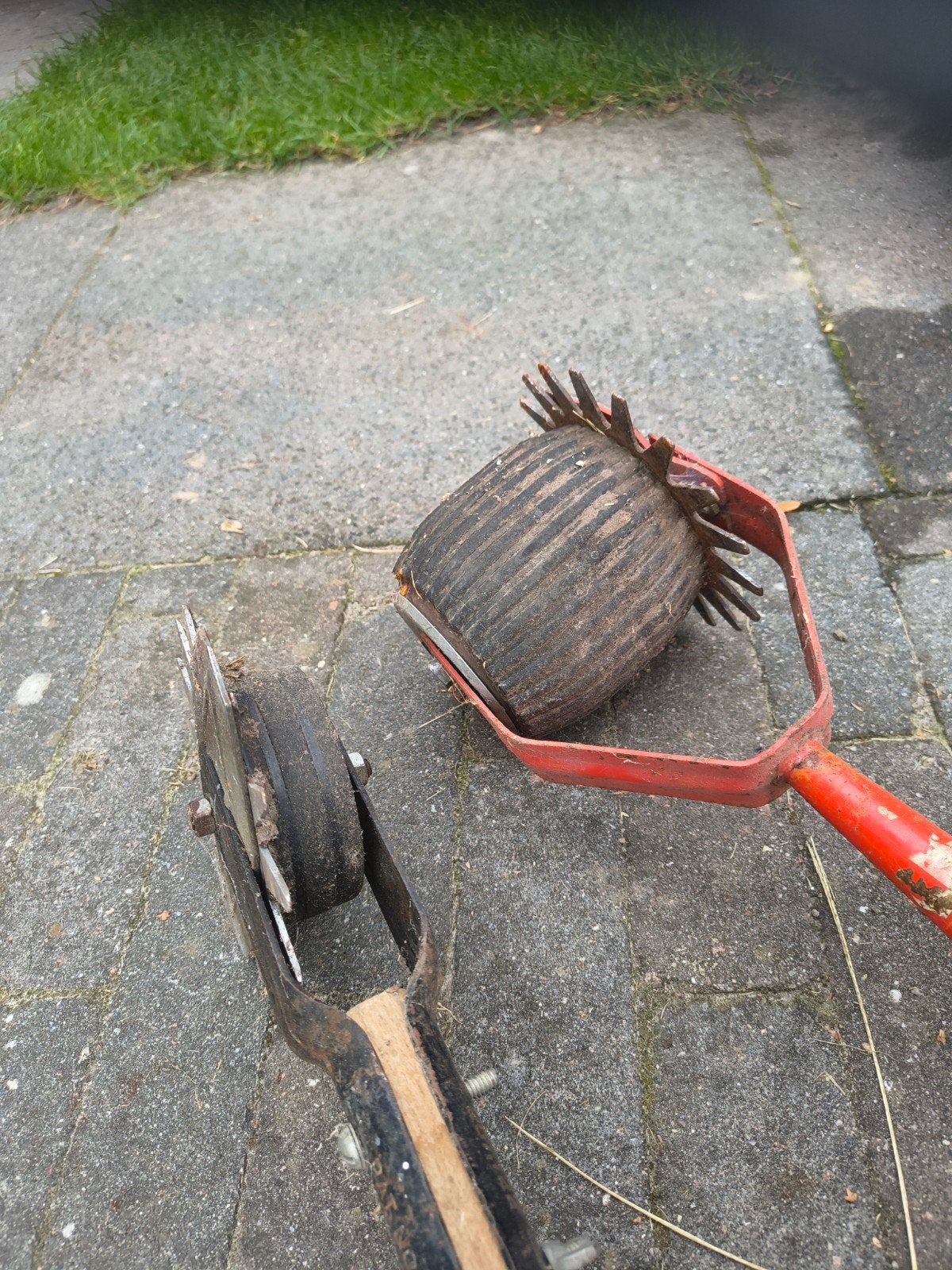 2x graskantsijder, Ophalen